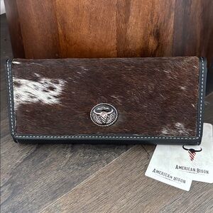 American Bison Genuine Leather,Hair on Hide,snap close,zip coin,5 card,ID,checks